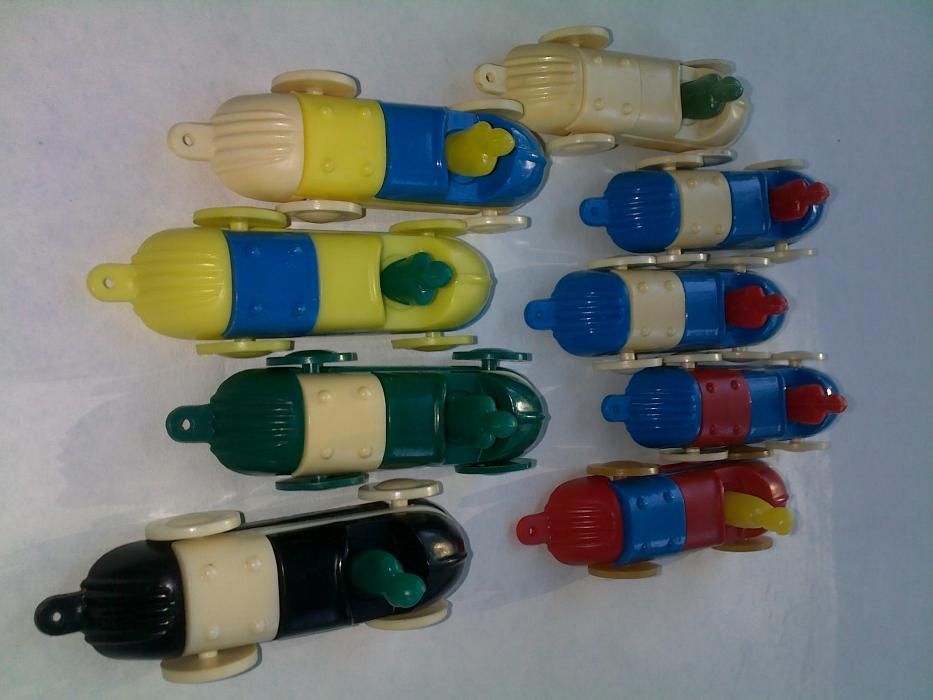 Сборно - разборные разноцветные машинки / конструктор Ссср