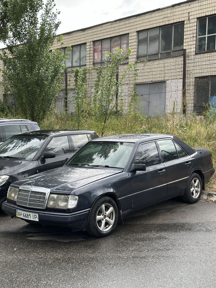 Mercedes W124 e260
