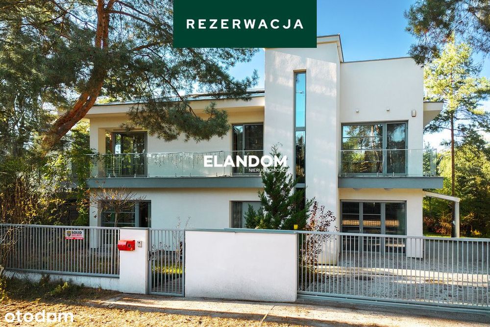 Dom wolnostojący w otoczeniu lasu Józefów