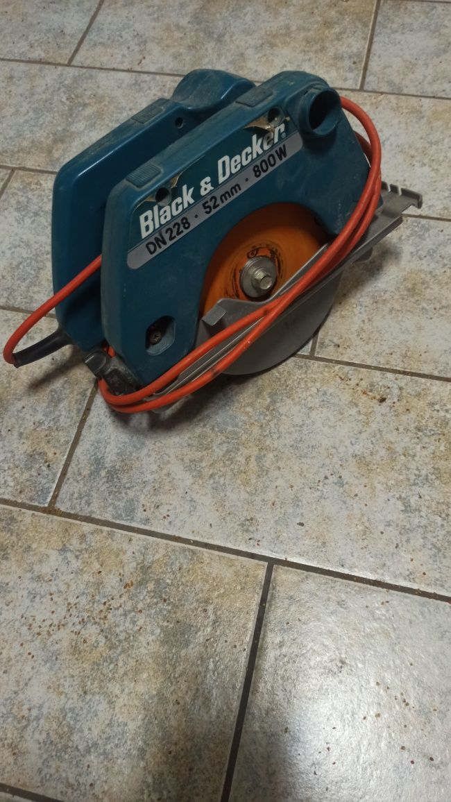 Pilarka piła tarczowa Black Decker 800 W