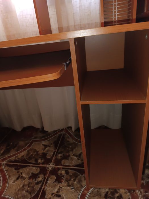 Secretária de computador estudo/trabalho