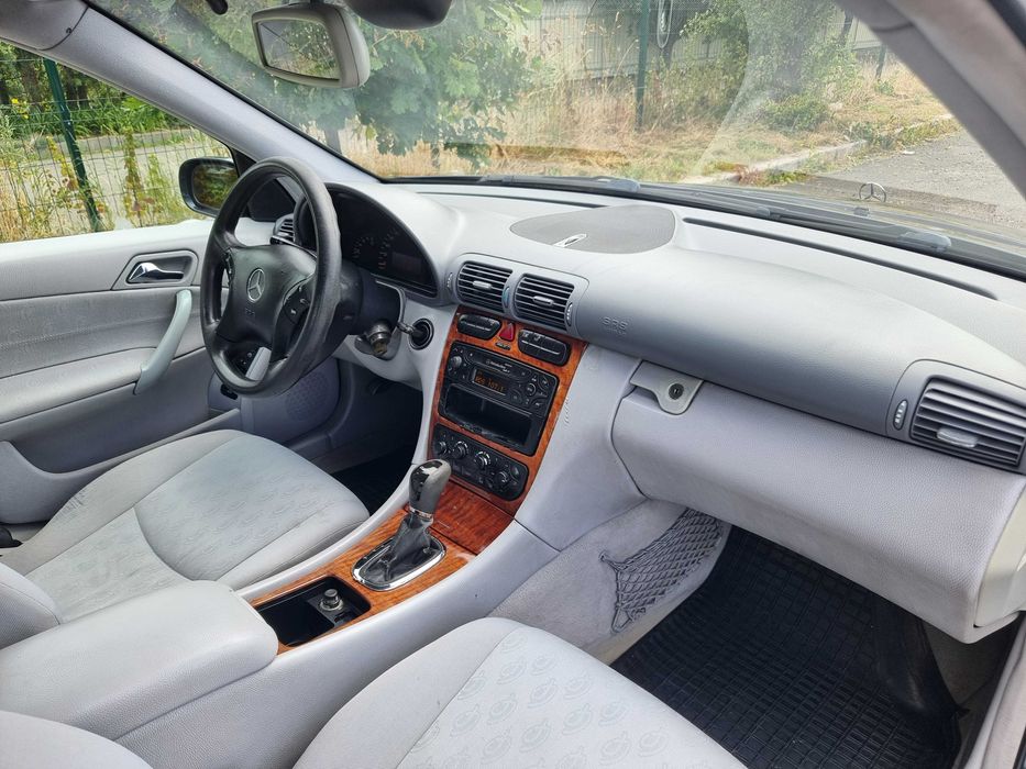 Продам Mercedes-Benz C-Class 2001. Можна в розстрочку, під викуп.