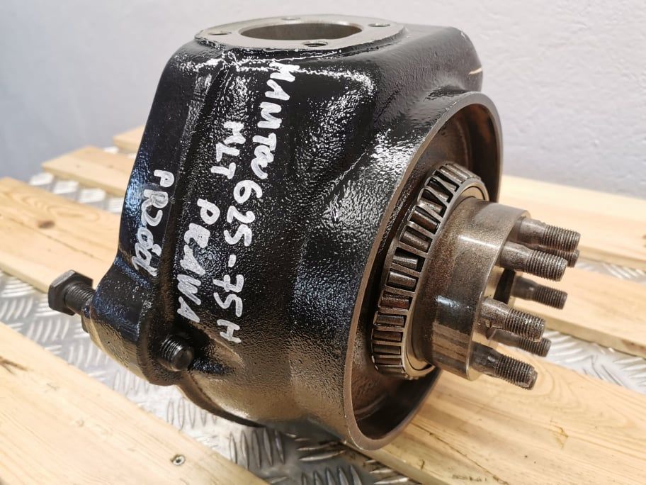 Zwrotnica lewy przód Manitou MT 625-75h {Spicer}