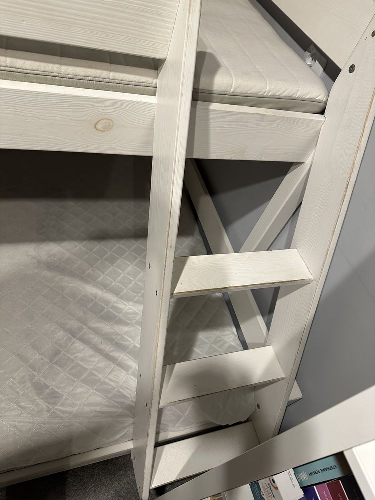 Sprzedam używane łóżko piętrowe z materacami trzyosobowe