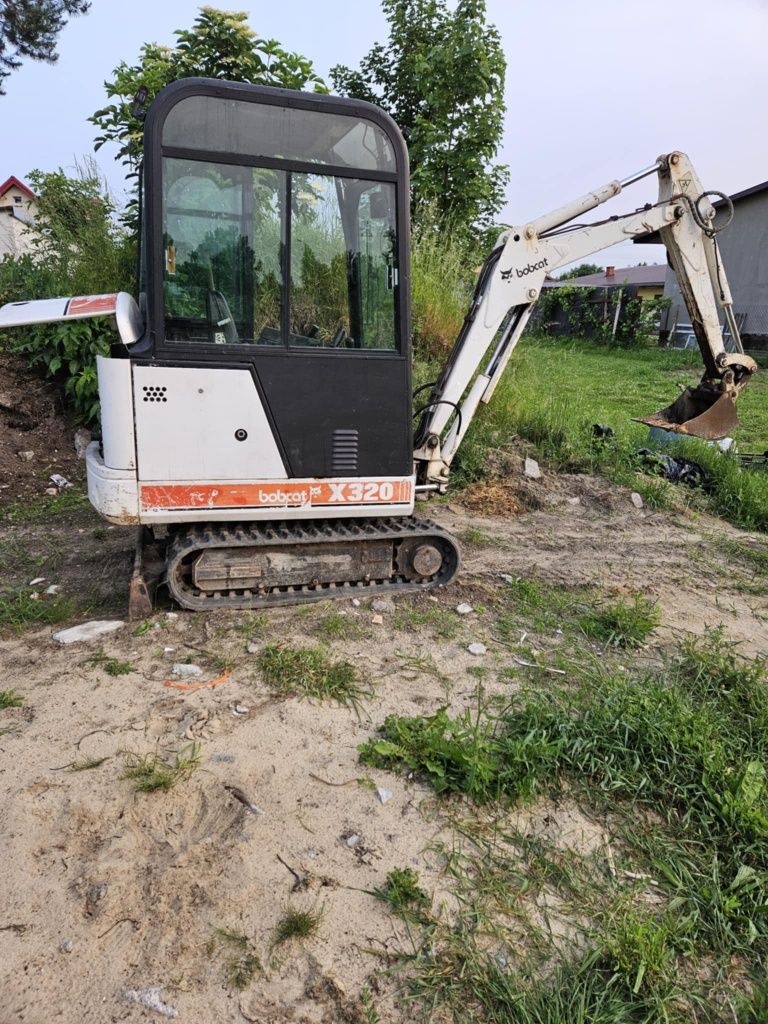 Minikoparka Bobcat X320