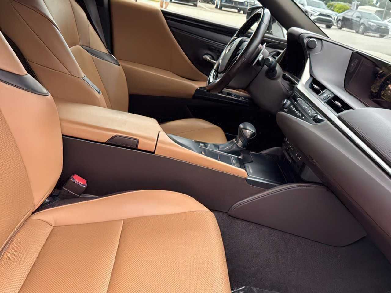 Lexus ES300h 2019