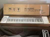 Полноразмерная миди клавиатура M-Audio Keystation 88es midi пианино