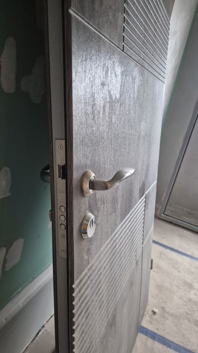 Двері вхідні металеві з мдф накладками 960/2050 ПР