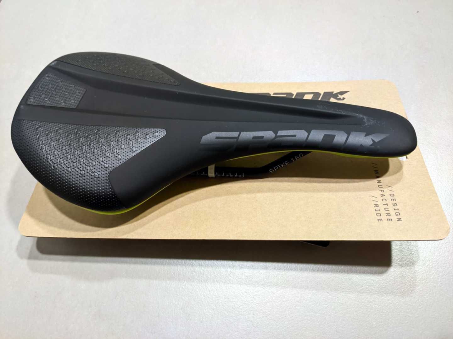 Siodełko downhill/freeride Spank Spike 160 czarno-zielone, nowe