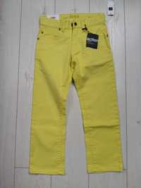 Nowe spodnie jeans Gap w rozm. 116