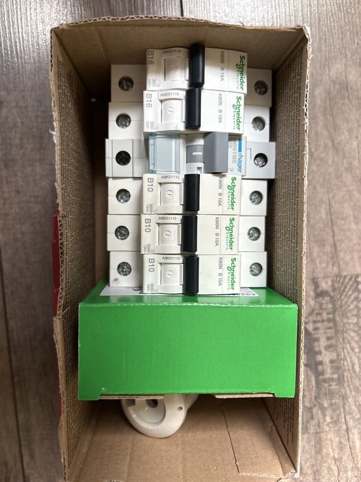 Bezpieczniki b10 b16 RCD zestaw