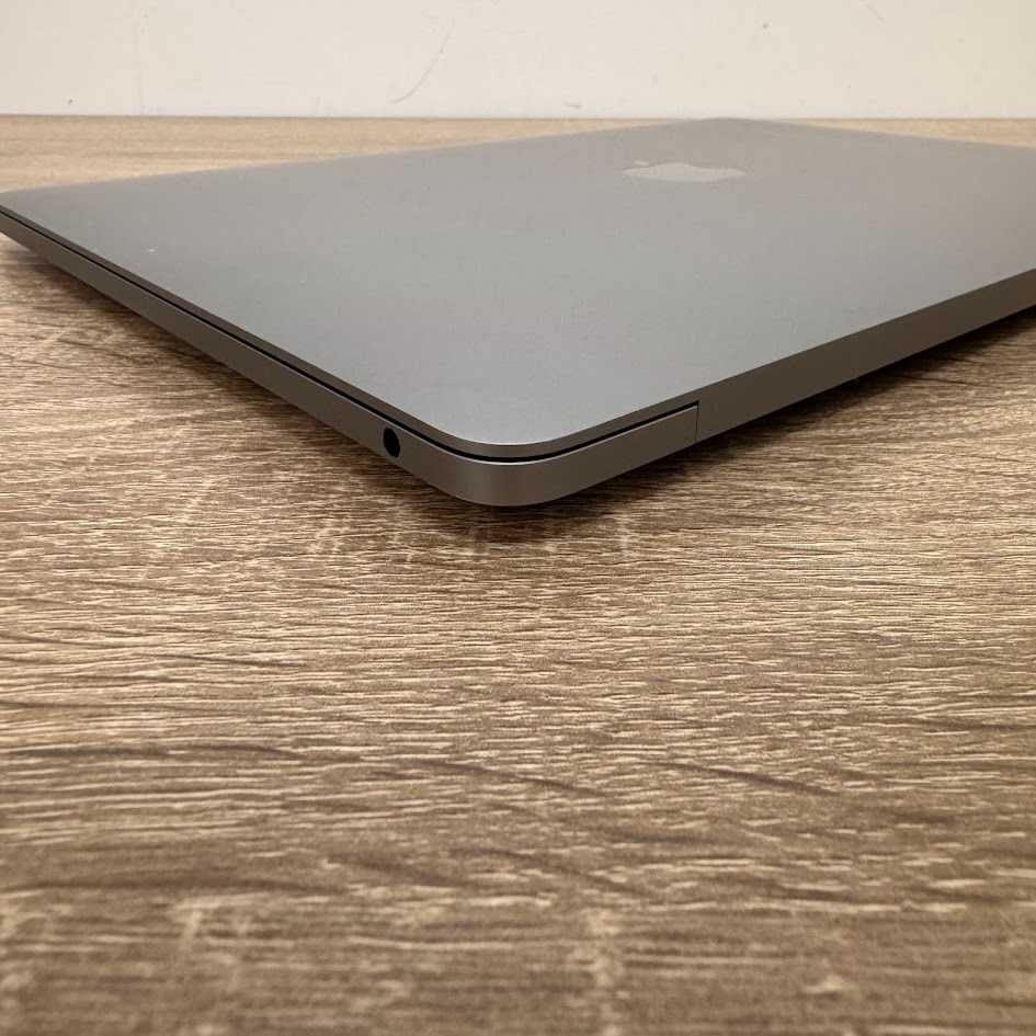 Apple MacBook Pro 2020 13" M1 / 8Gb / SSD 256Gb (код: M0633)