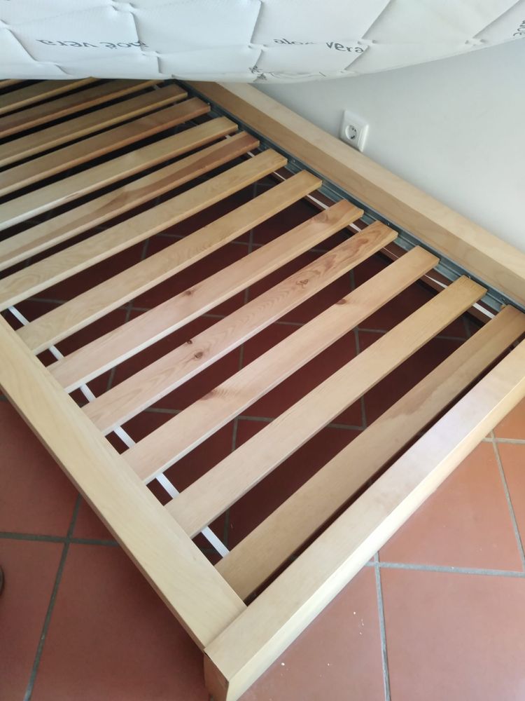 Vende-se 2 camas