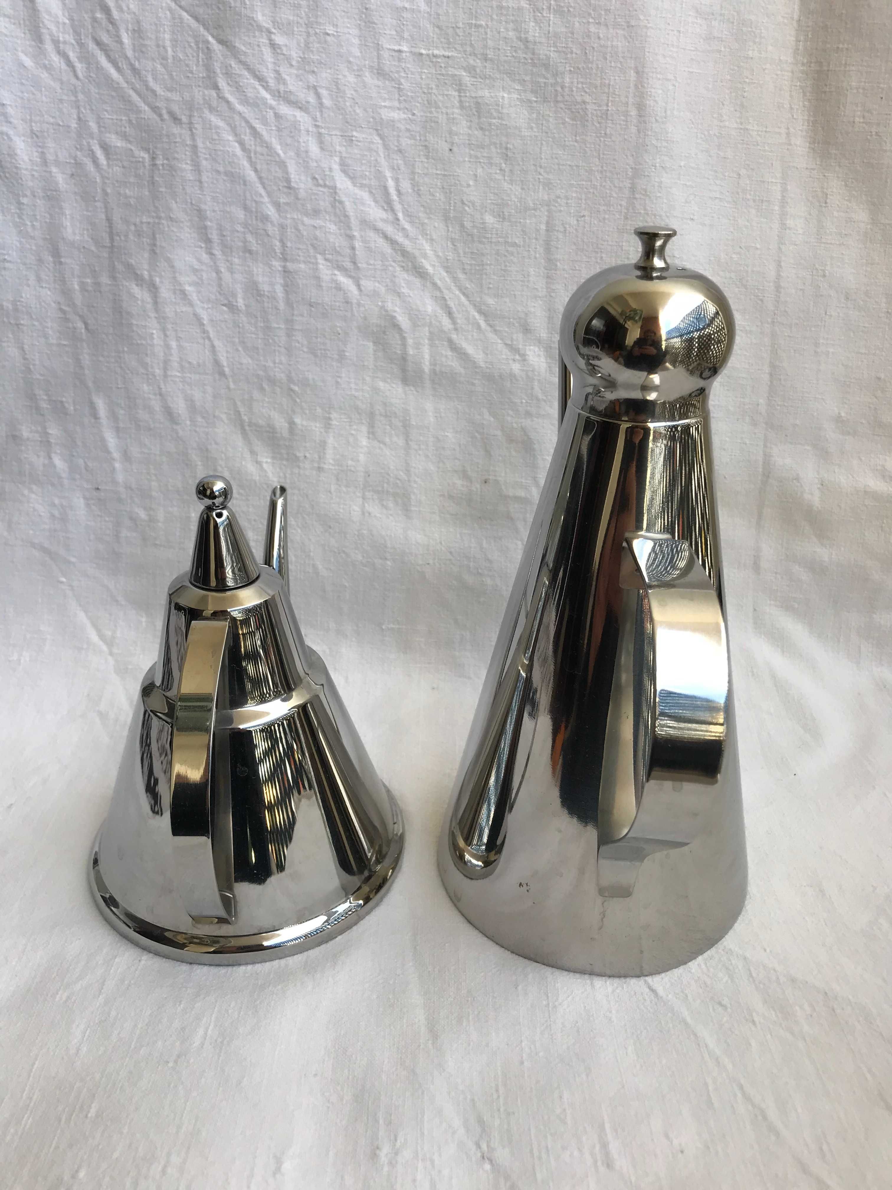 Conjunto de 2 chaleiras em aço