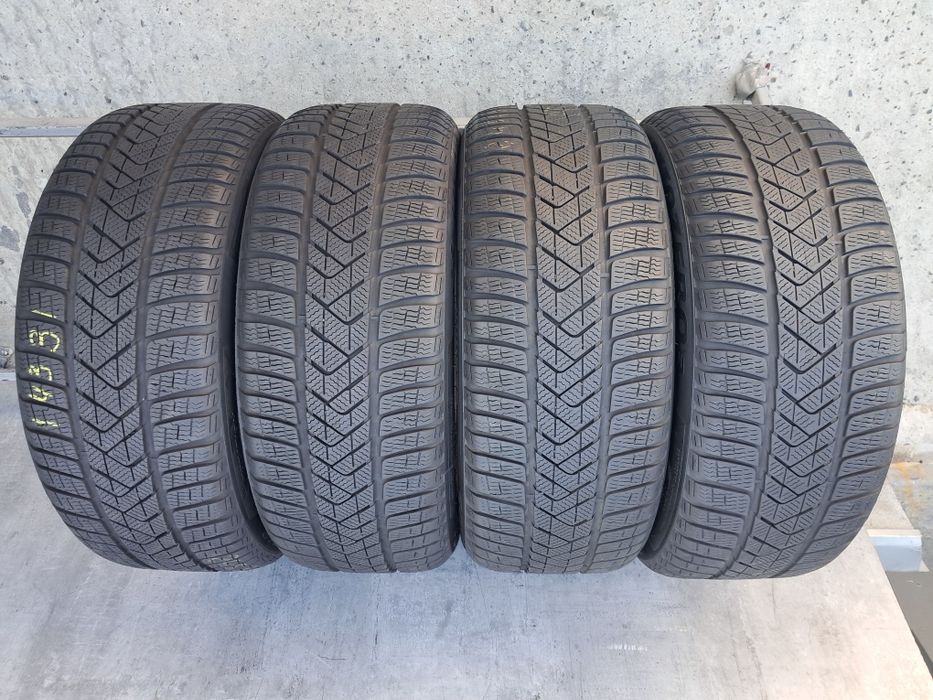 Резина зимова, 245/45 R18 Pirelli Sottozero 3 SEAL (арт. 14331)