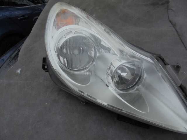 Opel Corsa D Lampa Prawa Przód Europa