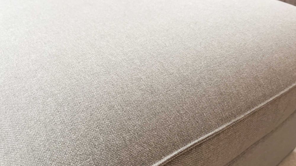 Repousa-pés IKEA KIVIK com arrumação, verde — como novo