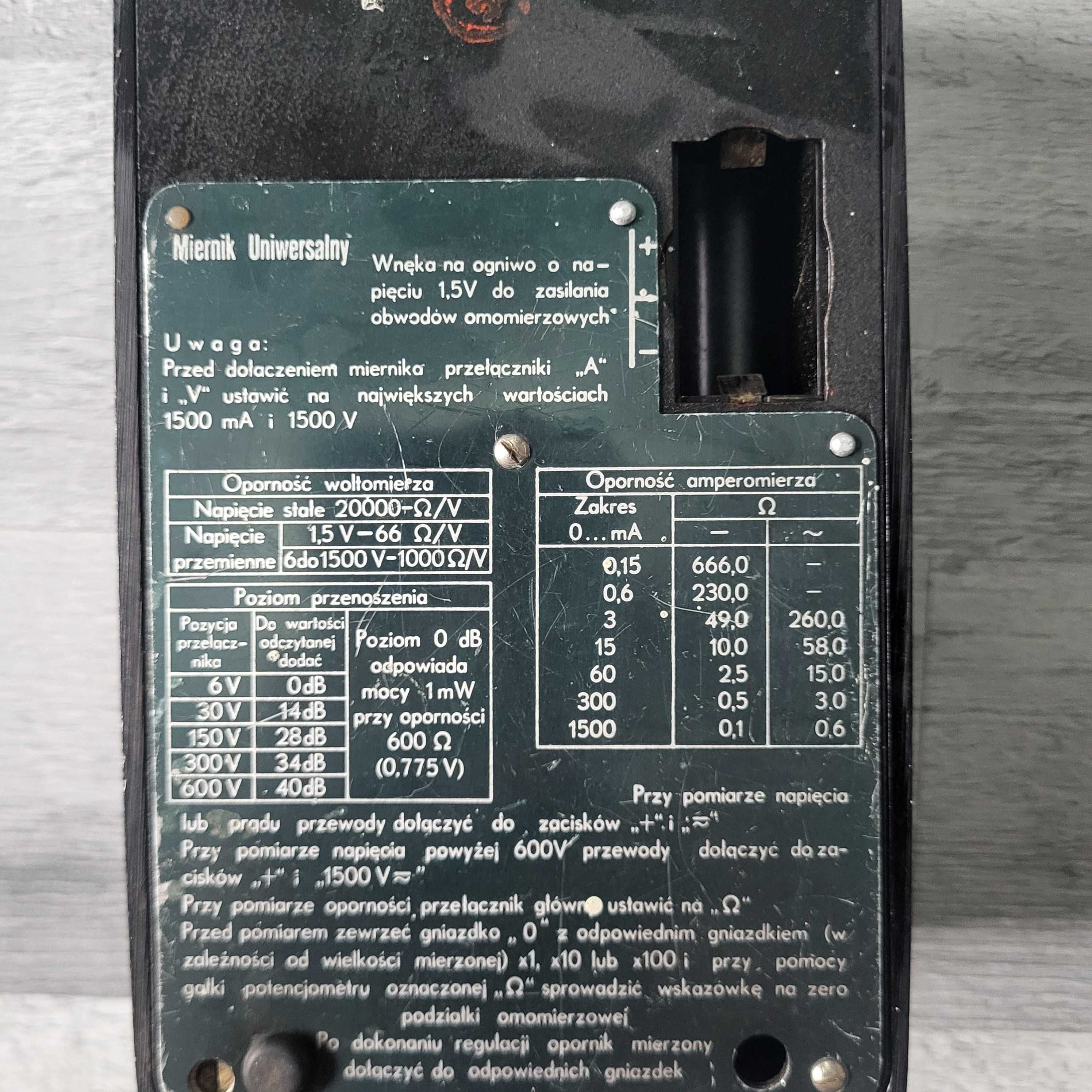 Miernik analogowy UM-4A