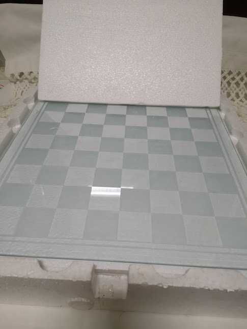 Jogo de Xadrez e Damas em vidro caixa de origem