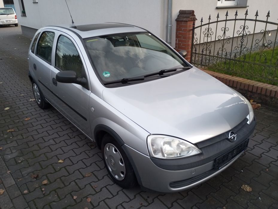 Opel Corsa 1.2 Ben. 2002 rok.
