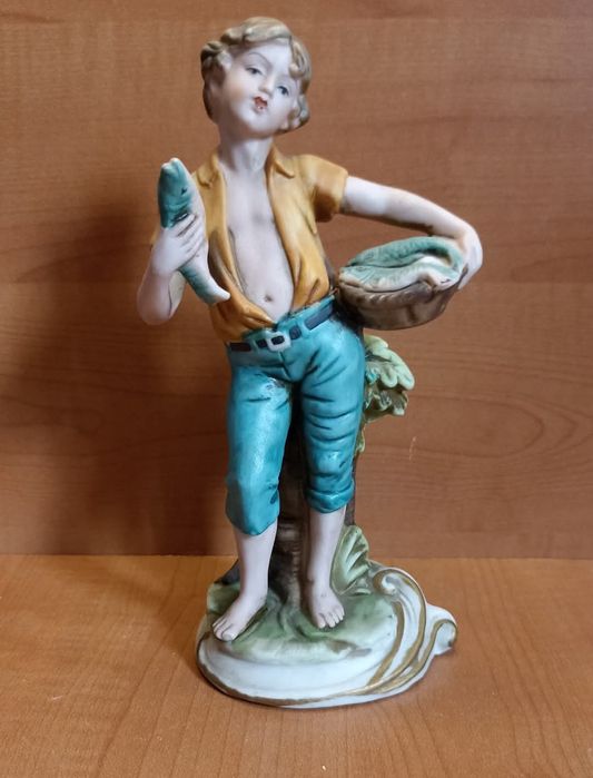 статуэтка мальчик рыбак