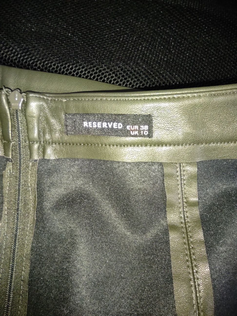 Шкіряна жіноча спідниця бренду RESERVED