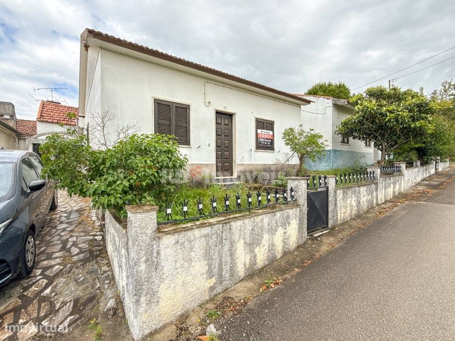 Moradia T2 c/ terreno - Galegos, Tomar