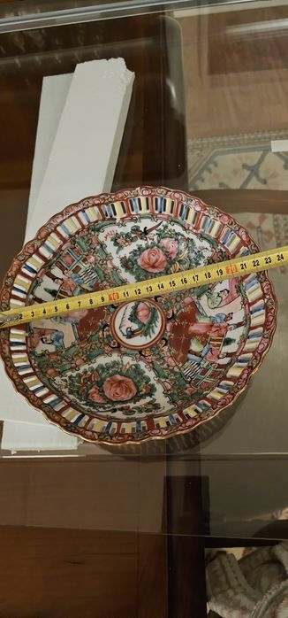 Familia rosa rebordo perfurado