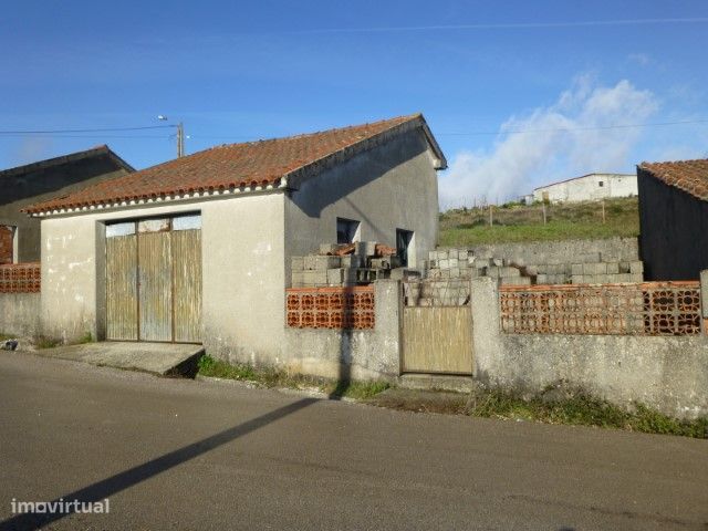Garagem com Terraço e Quintal - Cepos (Arganil)