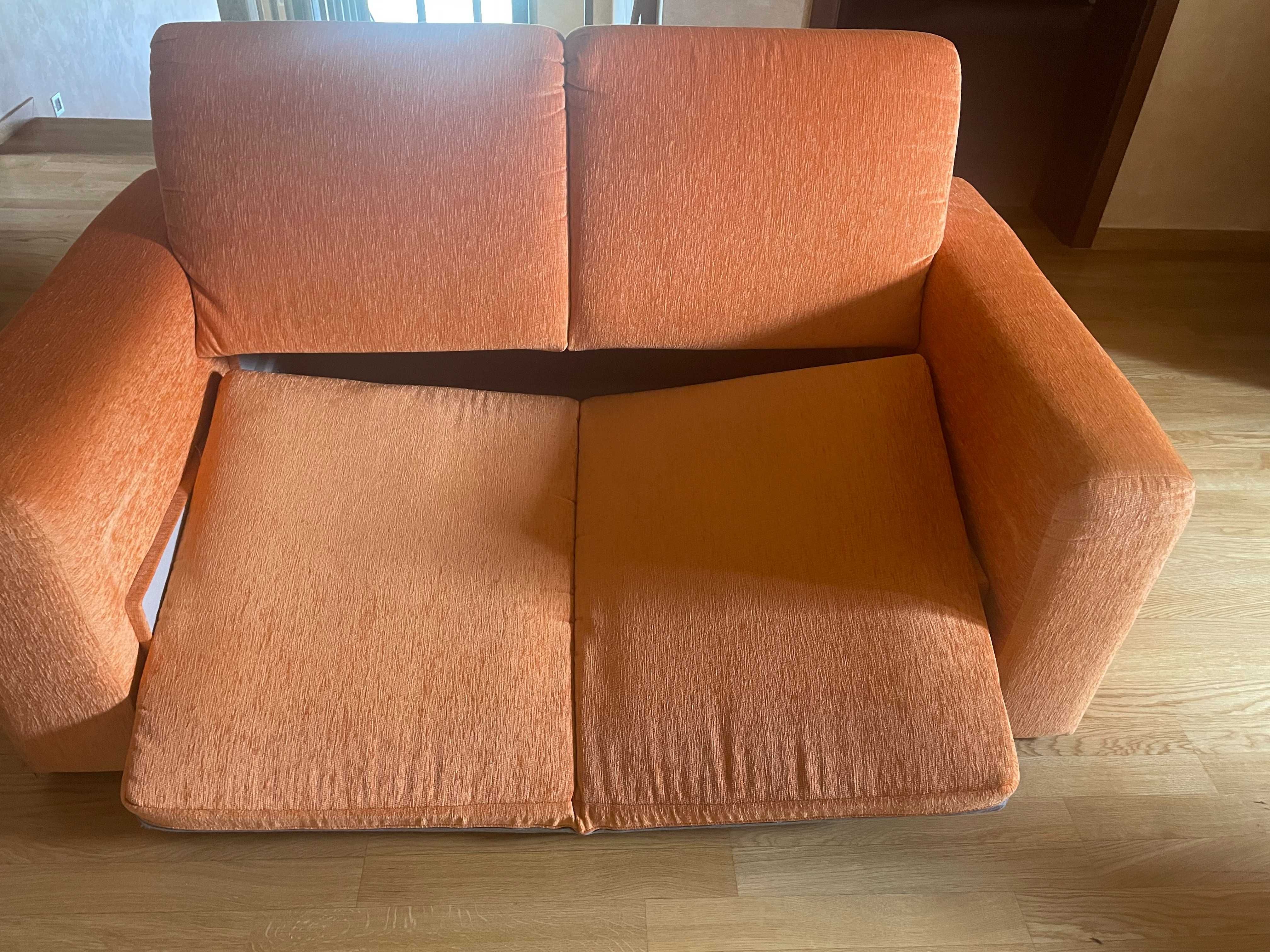Sofa szer. 155 gł. 100 cm.