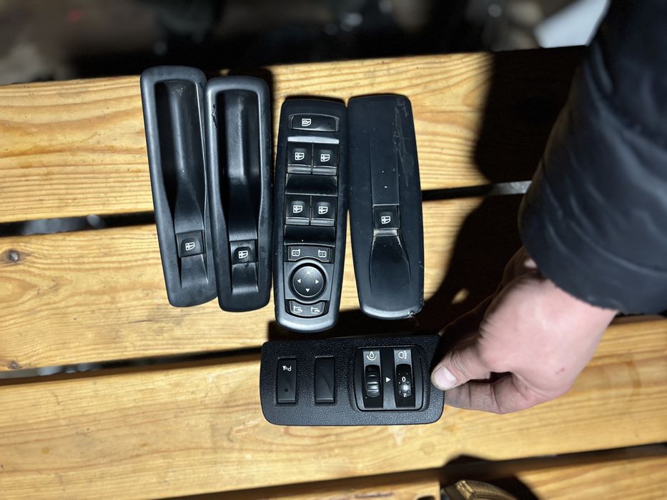Кнопки склопідйомників,моторчики,скло підйомники Рено Меган 3
