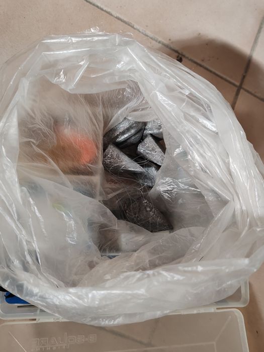 Canas de pesca com assessórios