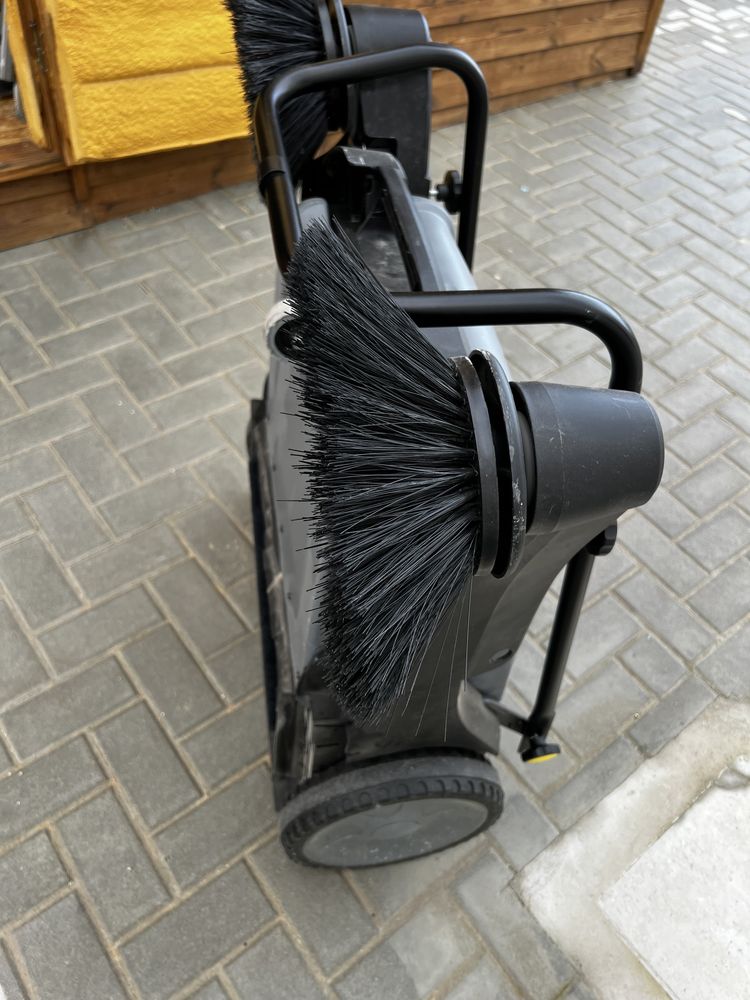 Vassoura manual Karcher  km70 com dois braços