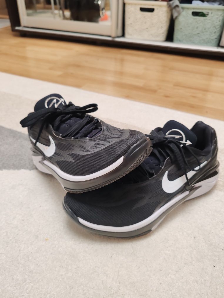 Спортивні кросівки Nike GT Cut