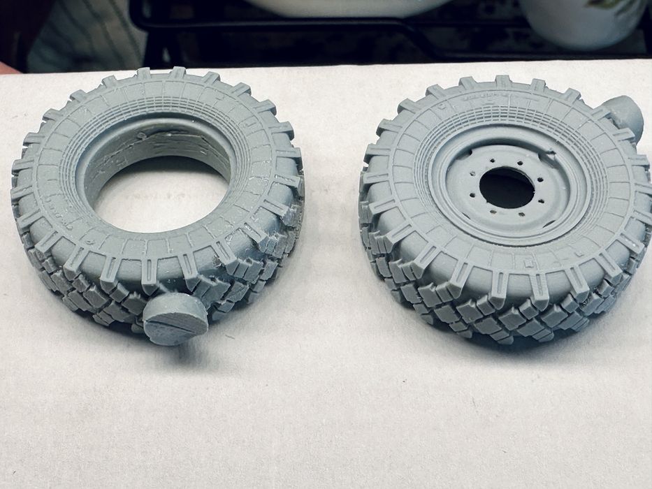 Набір смоляних колес для ЗіЛ-131 1:35 Miniarm 35106