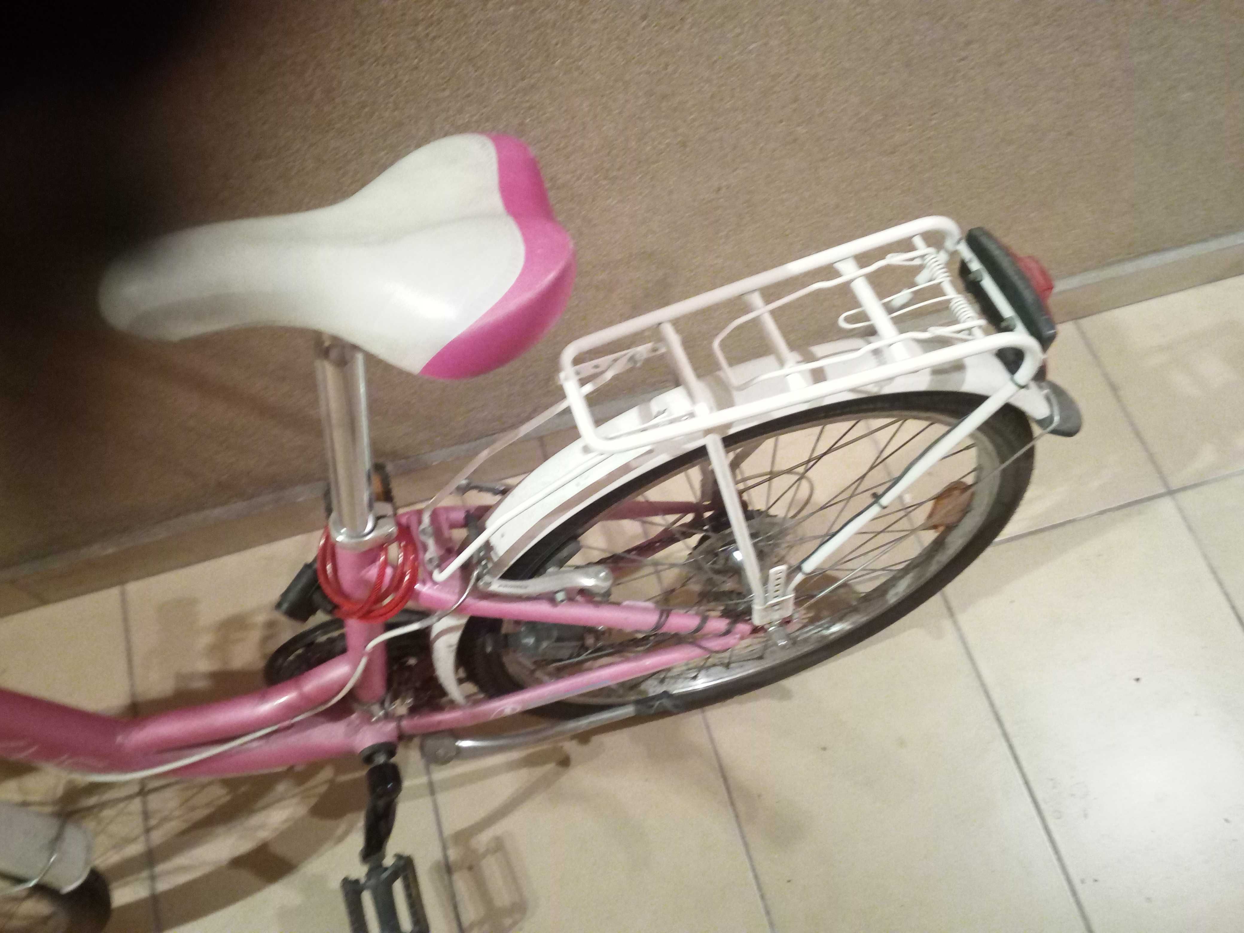 Rower używany różowy