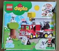 Lego Duplo wóz strażacki z syreną (i kotkiem)