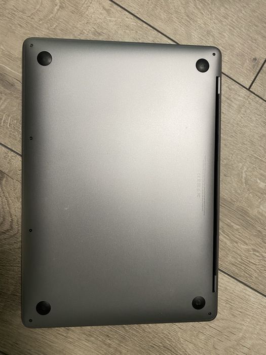 MacBook Pro retina 13 2017 2.3 core i5/8/128