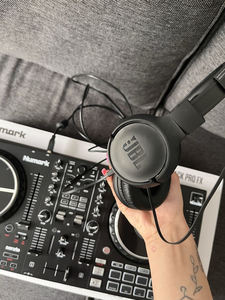 Numark mixtrack PRO FX