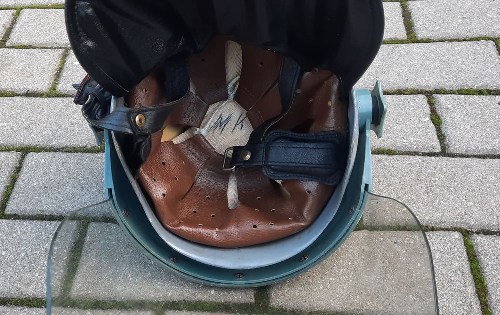 Milicja stary kolekcjonerski kask milicja wz 83 zomo ormo kask prl mo