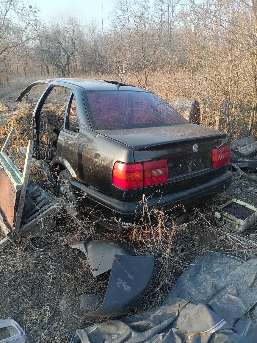 Запчасти VW Passat B4