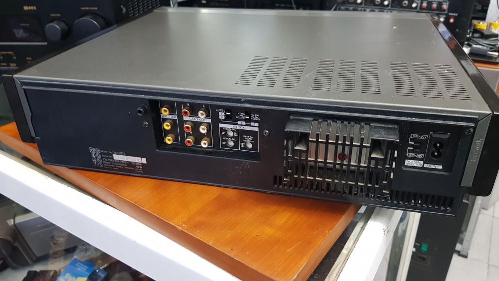 Video Panasonic NV-W1 VHS Multisitema.