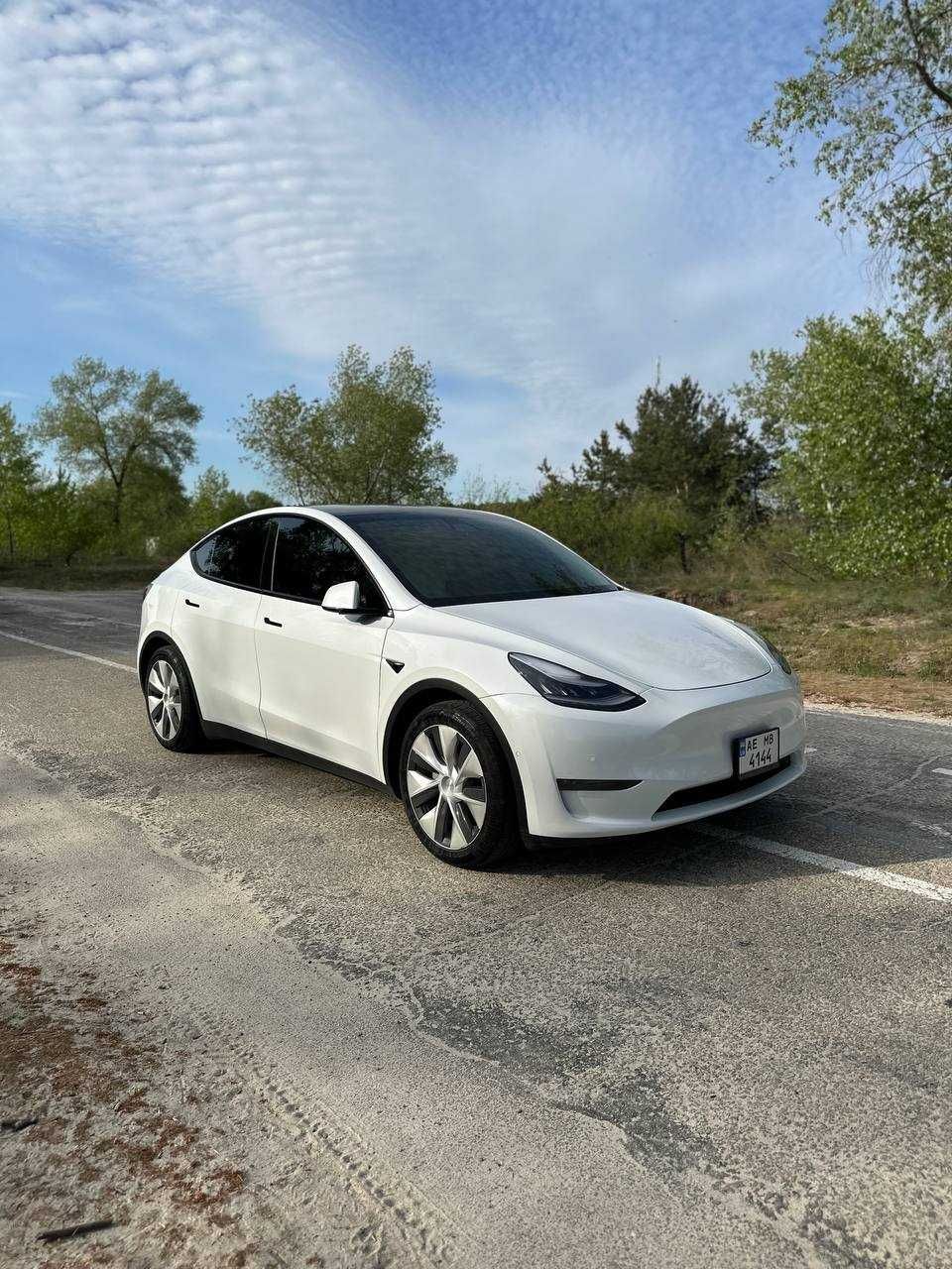 Tesla model Y продам