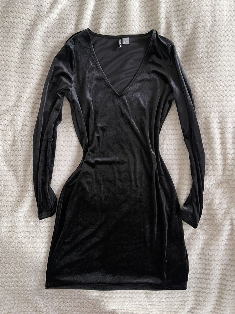 Obcisła czarna sukienka h&m