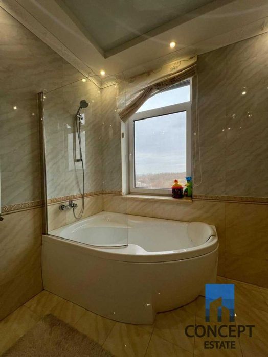 Продам дом с бассейном в Новоалександровке. Кристальный!