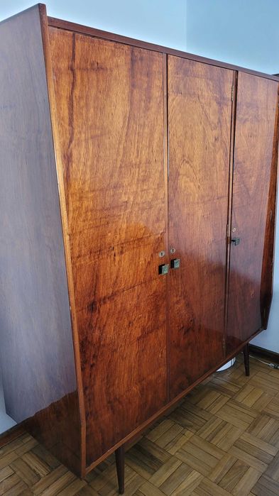 Mobília de Quarto em Madeira