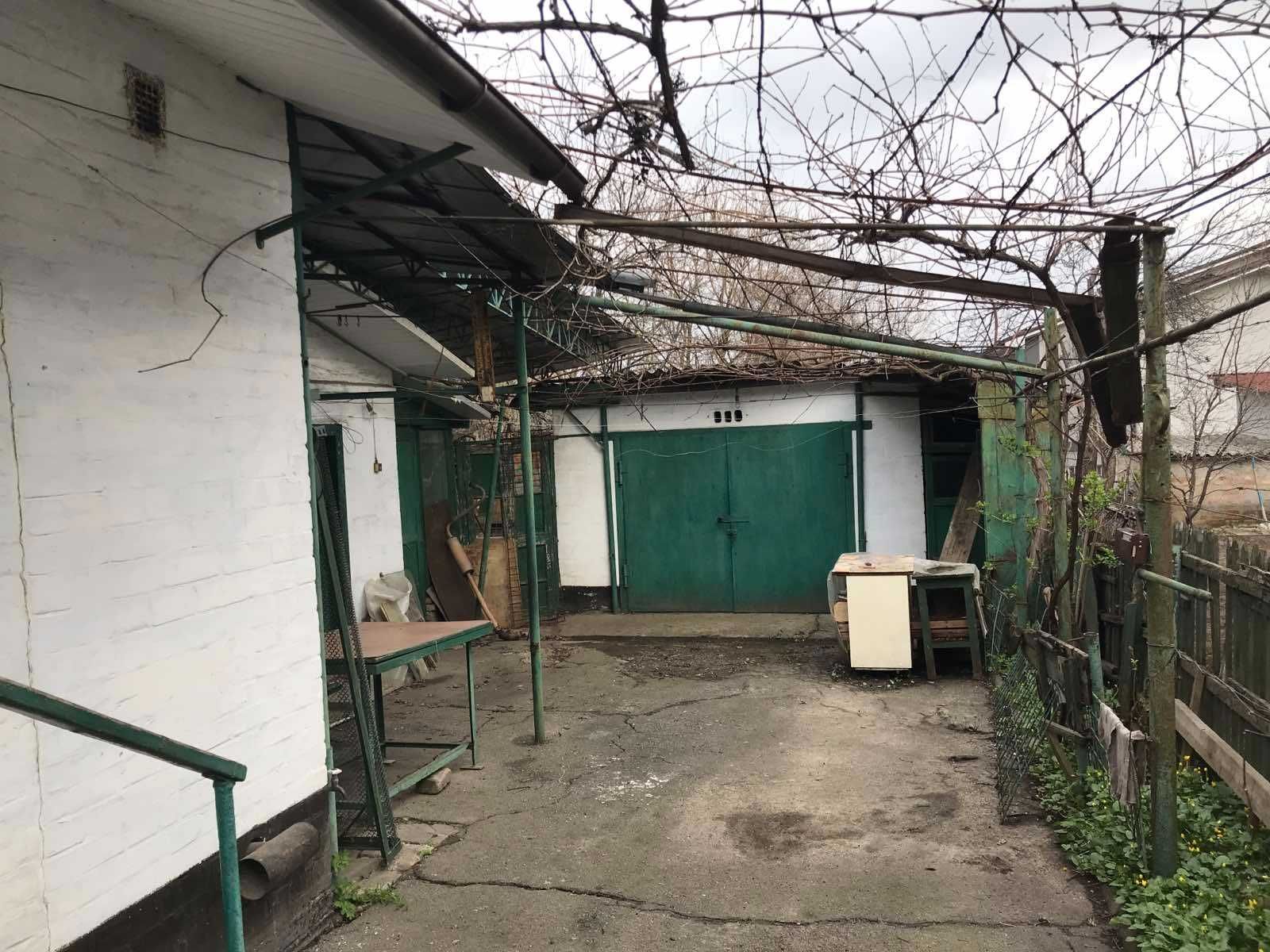 Продам 1/2 домовладения - ул. Станичная-р-н Гагарина, въезд и гараж!
