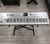 Korg Pa1x pro + statyw