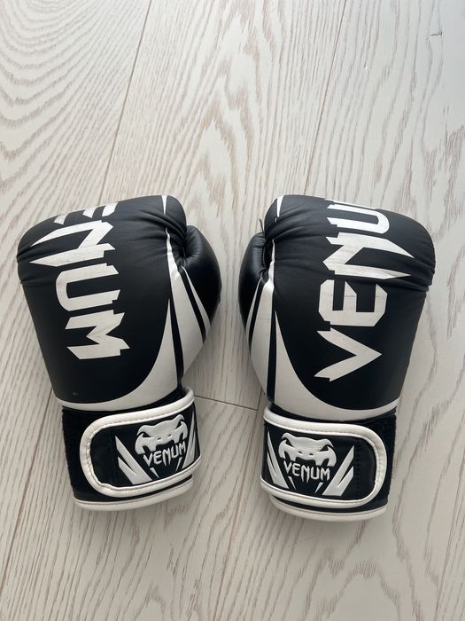 Перчатки венум оригінал