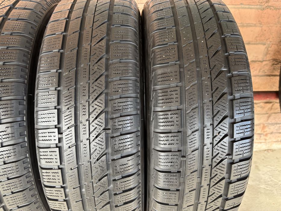 Комплект Зимових шин 175/65R15 Bridgestone